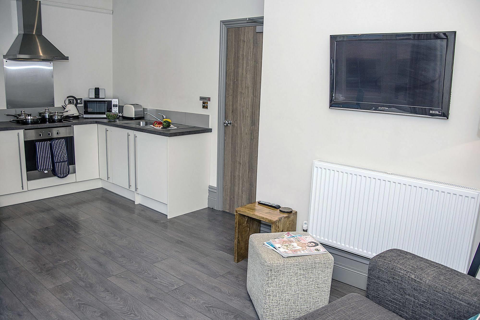 Base Serviced Apartments - City Road Честър Екстериор снимка