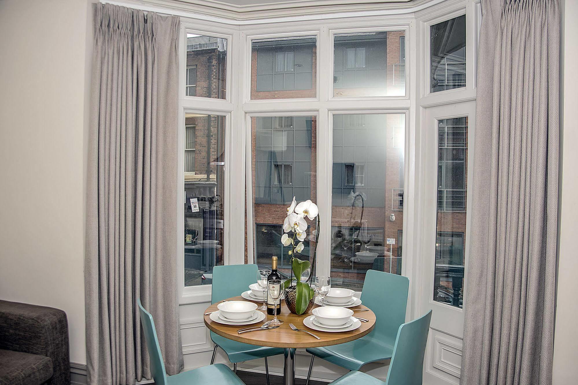 Base Serviced Apartments - City Road Честър Екстериор снимка