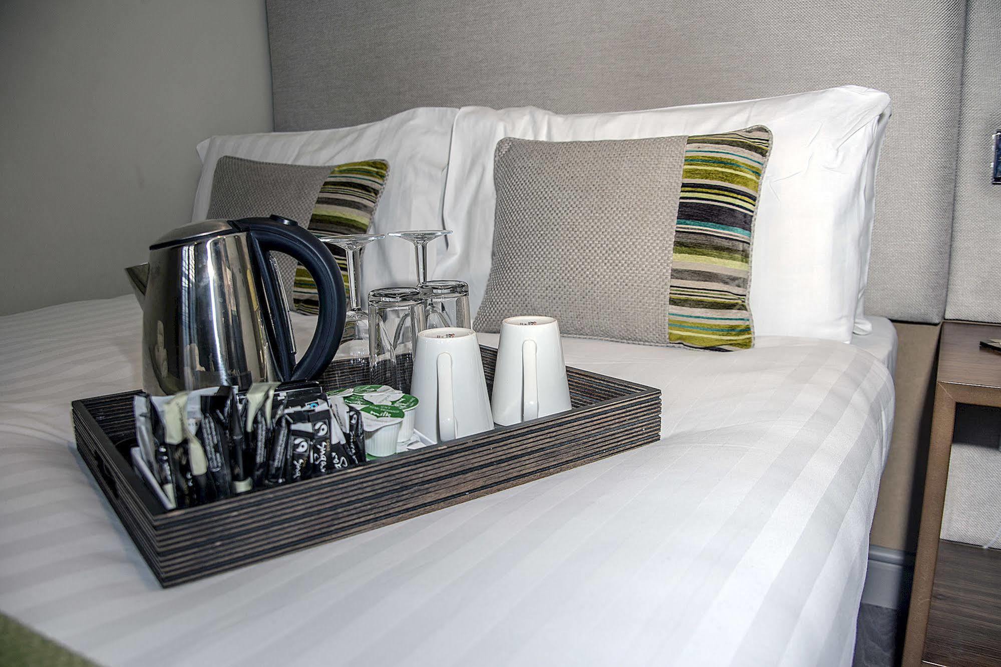 Base Serviced Apartments - City Road Честър Екстериор снимка
