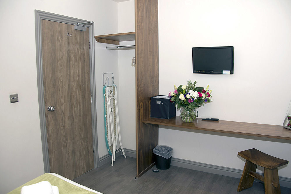 Base Serviced Apartments - City Road Честър Екстериор снимка